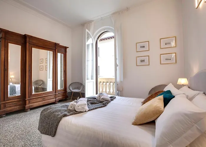 Magenta Apartment By Mamo Florence